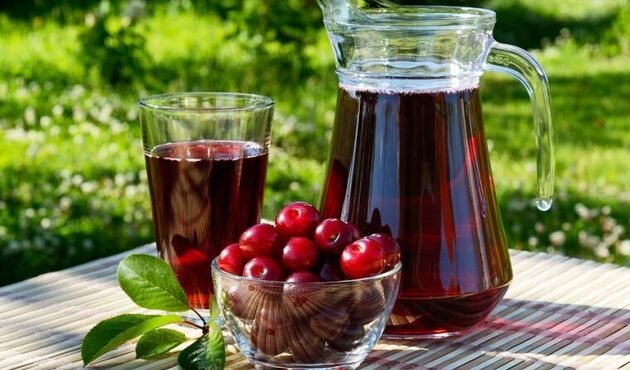 طرز تهیه شربت آلبالو بدون شکر با ۳ روش