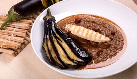 طرز تهیه فندق قاتق ؛ طعمی فراموش شده از دل جنگل های گیلان