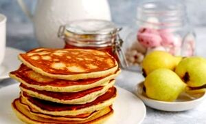 طرز تهیه پنکیک گلابی با شیر و دارچین