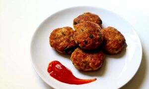 طرز تهیه کوکوی مرغ؛ طعم جدید و غذایی سریع