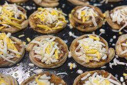 طرز تهیه رول مرغ و قارچ؛ فینگرفود جذاب و عالی 
