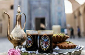 چرا قهوه یزدی با همه قهوه‌ها فرق دارد؟ | نوشیدنی آیینی با عطر هل و تاریخ قاجار