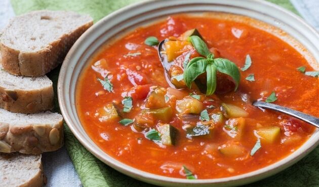 اشکنه بادمجان؛ غذای ساده تهرانی‌ها که با نان غوغا می‌کند + طرز تهیه خانگی