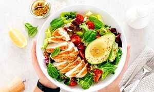 این سالاد رژیمی خوشمزه را با روشی آسان درست کنید!