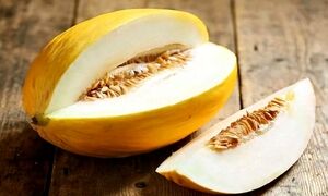 ۸ خاصیت خربزه به همراه جدول ارزش غذایی