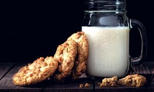۵ نوشیدنی گرمابخش با شیر برای روزهای سرد زمستانی + دستور تهیه