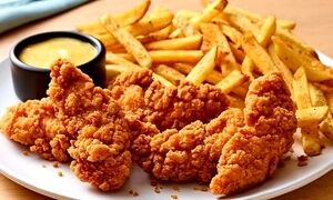 طرز تهیه مرغ سوخاری رستورانی با سس و سیب زمینی سرخ کرده مخصوص