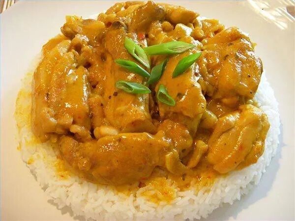 طرز تهیه خورشت مرغ و کاری؛ غذای خوشمزه هندی