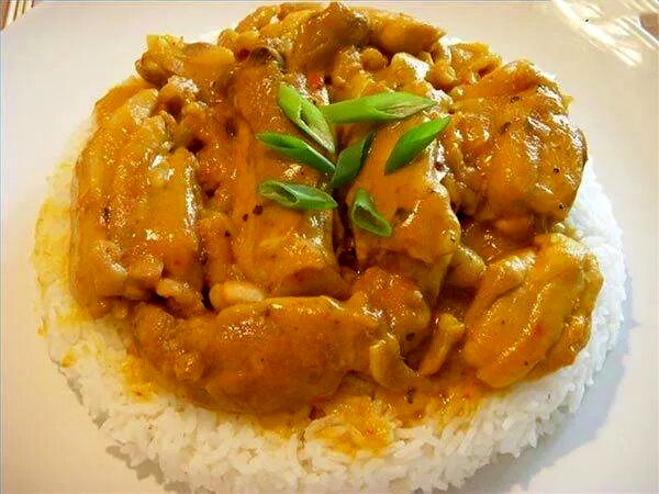 طرز تهیه خورشت مرغ و کاری؛ غذای خوشمزه هندی