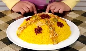 شکرپلوی شیرازی؛ عطرِ طلایی زعفران در شب یلدا