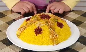 شکرپلوی شیرازی؛ عطرِ طلایی زعفران در شب یلدا