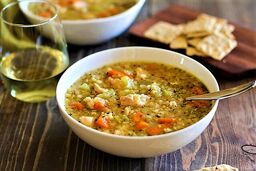طرز تهیه سوپ مرغ: غذای گرم و شفابخش برای روزهای سرماخوردگی