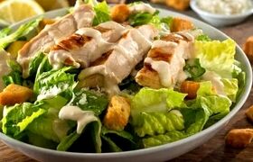 سالاد سزار ایتالیایی با سس مخصوص و طعمی بی نظیر