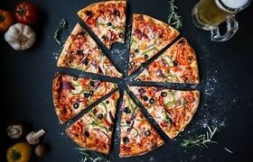 ۱۰ ترفند حرفه‌ای برای پخت پیتزای رستورانی