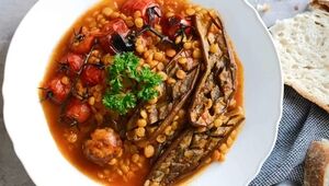 اگر زمان ندارید، خورش قیمه بادمجان را با گوشت تکه ای نپزید...