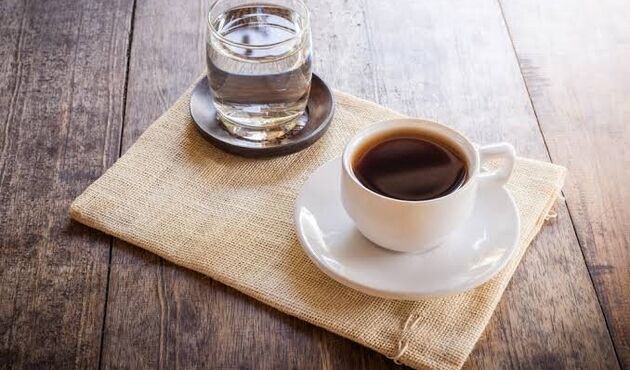 اول آب، بعد قهوه! چرا بهتر است روزتان را با یک لیوان آب شروع کنید؟