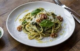 پاستا لینگویینی با مرغ، برای آنهایی که عاشق پاستاهای خامه ای هستند