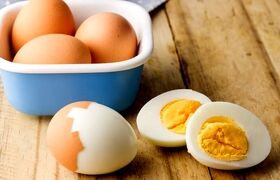 تخم‌مرغ قهوه‌ای بهتر است یا تخم‌مرغ سفید؟ ؛ پاسخ علم به یک باور رایج