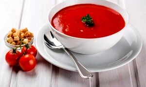 سوپ گوجه‌فرنگی؛ گرمایی دلپذیر در یک کاسه