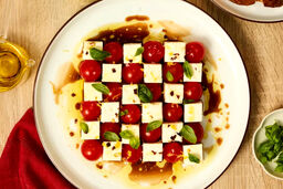 طرز تهیه پیش‌غذا با فتا و گوجه‌فرنگی گیلاسی