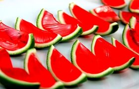 طرز تهیه انواع ژله هندوانه‌ای برای شب یلدا