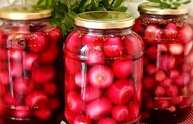 ترشی پیاز ؛ ترفند خوش رنگ شدن این خوشمزه زمستانی