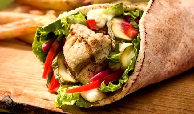 طرز تهیه متفاوت‌ترین و ساده‌ترین ساندویچ مرغ دنیا