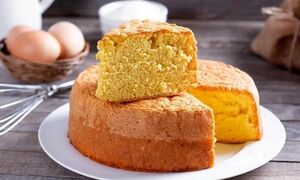 کیک قابلمه‌ای ؛ خوشمزه‌ و ساده‌ بدون نیاز به فر | چه کار کنیم کیک به قالب نچسبد؟