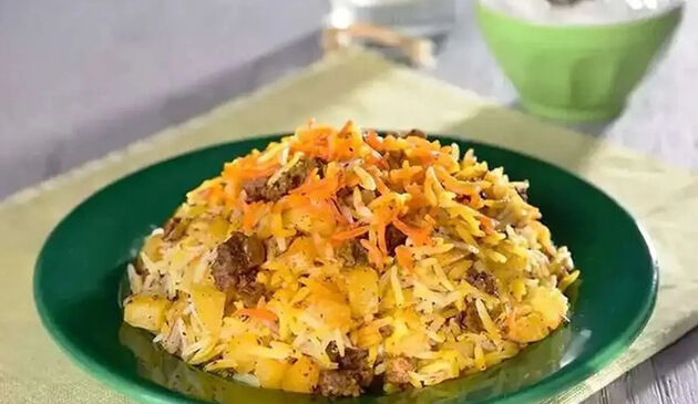 طرز تهیه قنبیدپلو قم با کلم قمری و گوشت قلقلی