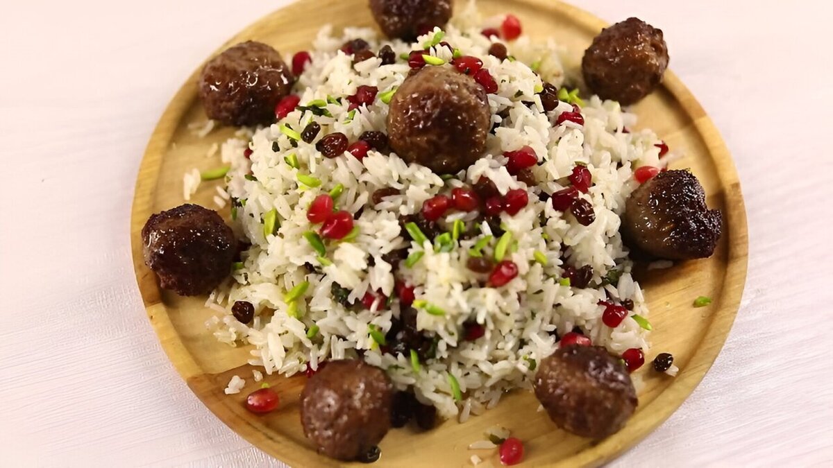 با کوفته ریزه و انار، پلو درست کنید + فوت و فن
