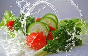 با این غذاها آب بدنتان را تامین کنید