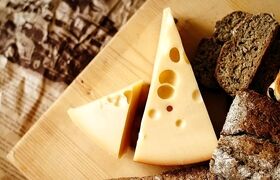 آیا مصرف پنیر و خامه پرچرب خطر دارد؟