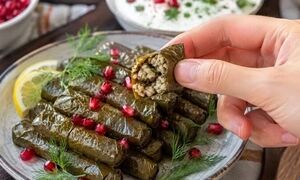 دلمه آذربایجانی با برگ مو را به روش ما امتحان کنید