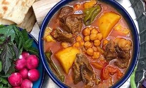 یک آبگوشت متفاوت از قم؛ طرز تهیه آبگوشت قنبید با گوشت و کلم قمری