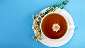 خواص و روش تهیه دمنوش بابونه و عسل